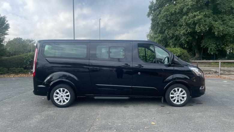 Ford Tourneo Custom Transit Custom Tourneo L2 Diesel Fwd 2.0 EcoBlue 150ps Low Roof 8 Seater Titanium